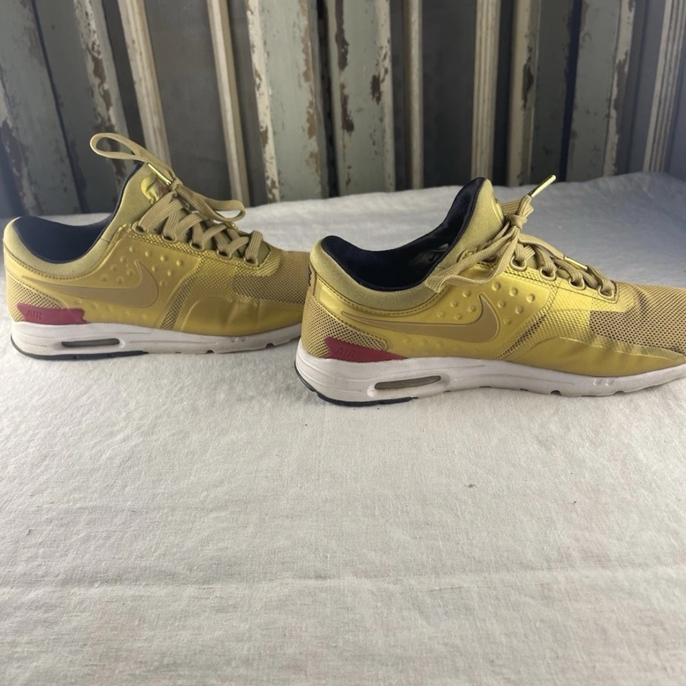 Size 8.0 -Womens Nike Air Max Zero QS Metallic Gold - Picture 7 of 15